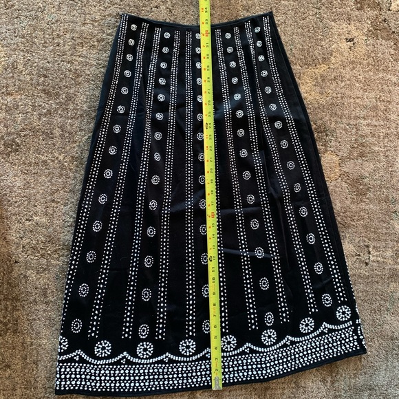 WHITE HOUSE BLACK MARKET Beaded, A-line Bell Skirt - Amazing pre-owned condition - Picture 7 of 8